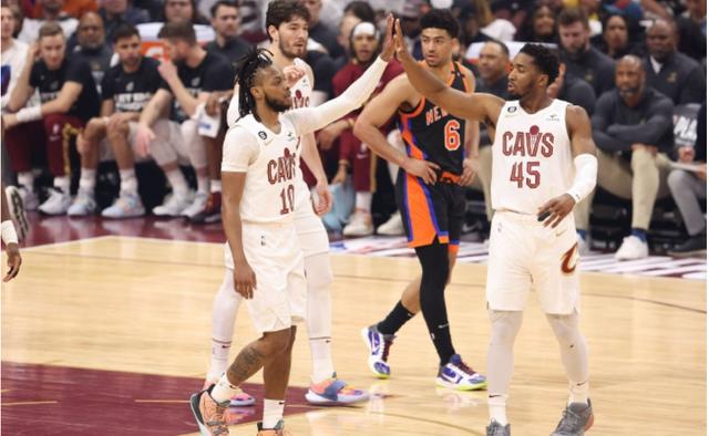 本来有意纽, 塔图姆和哈, 尼克斯和骑 本来有意纽, 塔图姆和哈, 尼克斯和骑