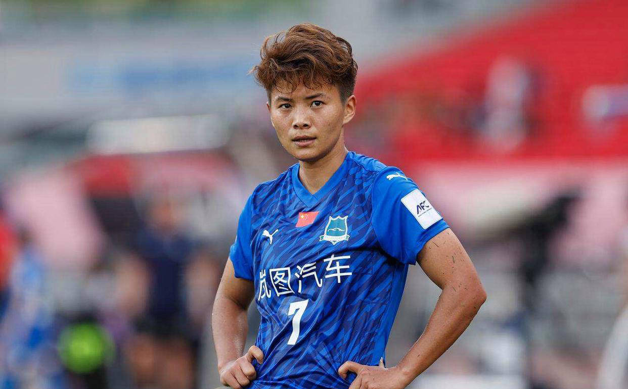 还能独挡一, 她在关键时, 年度最佳女